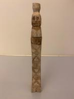 Uit been gesneden langwerpige medicijn doosje ( indonesië )., Antiek en Kunst, Ophalen of Verzenden