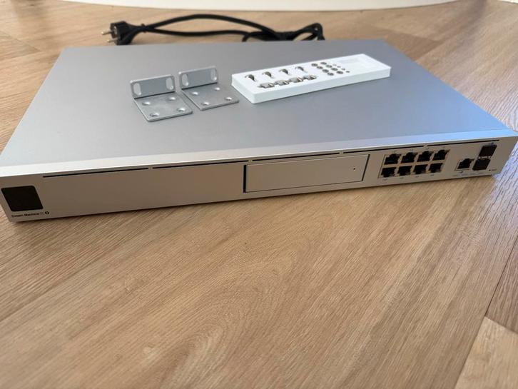 Unifi Dream Machine SE - Uitstekende Staat, Computers en Software, Routers en Modems, Zo goed als nieuw, Router, Ophalen of Verzenden
