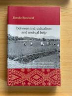 Sociale zekerheid en natuurlijke hulpbronnen in Minangkabau, Ophalen of Verzenden, Zo goed als nieuw, Renske L. Biezeveld