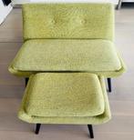 Retro tweezitter van Made met bijpassend voetenbankje, Ophalen, Gebruikt, 100 tot 125 cm, Stof