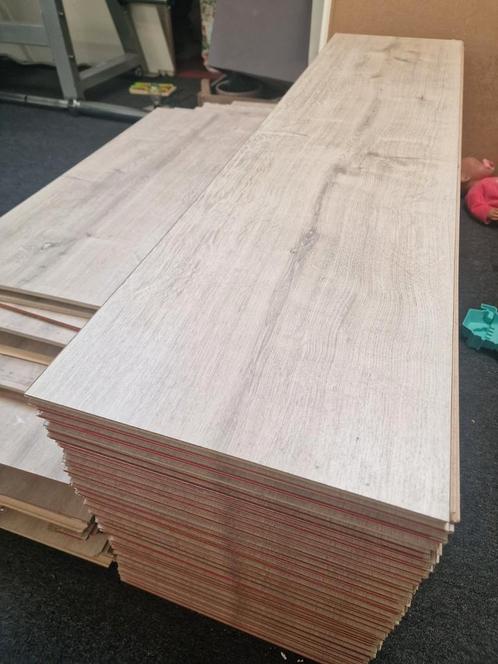 Laminaat extra breed, Doe-het-zelf en Verbouw, Vloerdelen en Plavuizen, Zo goed als nieuw, Laminaat, Hout, 50 tot 150 cm, 10 tot 30 cm