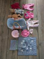 Set met poppen reiswieg kleertjes, Ophalen of Verzenden, Zo goed als nieuw, Babypop