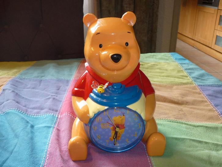 Vintage nieuwe Disney Winnie de Pooh spaarpot en wekker, Verzamelen, Spaarpotten, Nieuw, Dier, Metaal of Blik, Ophalen of Verzenden