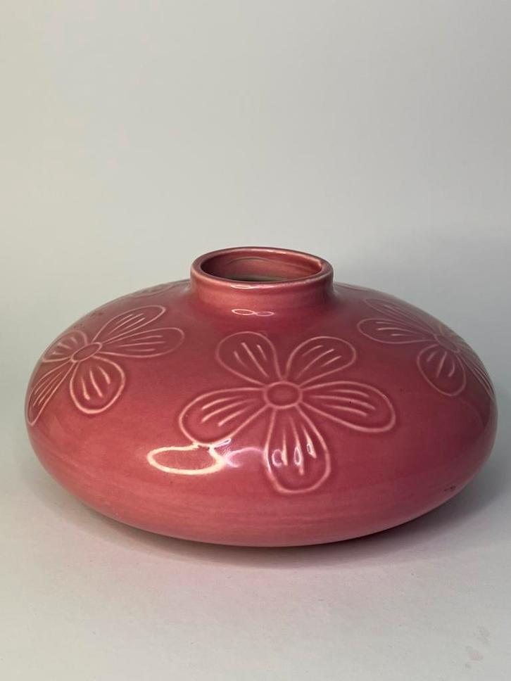 Pink Ceramic Vase, Huis en Inrichting, Woonaccessoires | Vazen, Zo goed als nieuw, Overige kleuren, Minder dan 50 cm, Overige materialen