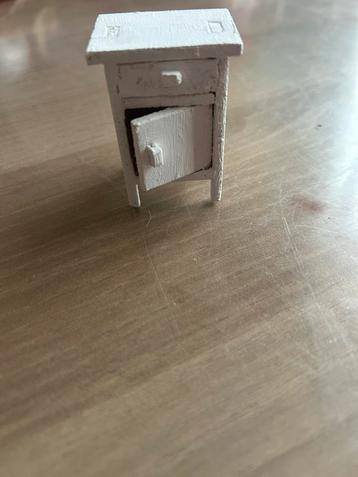 Pph nachtkastje beschikbaar voor biedingen