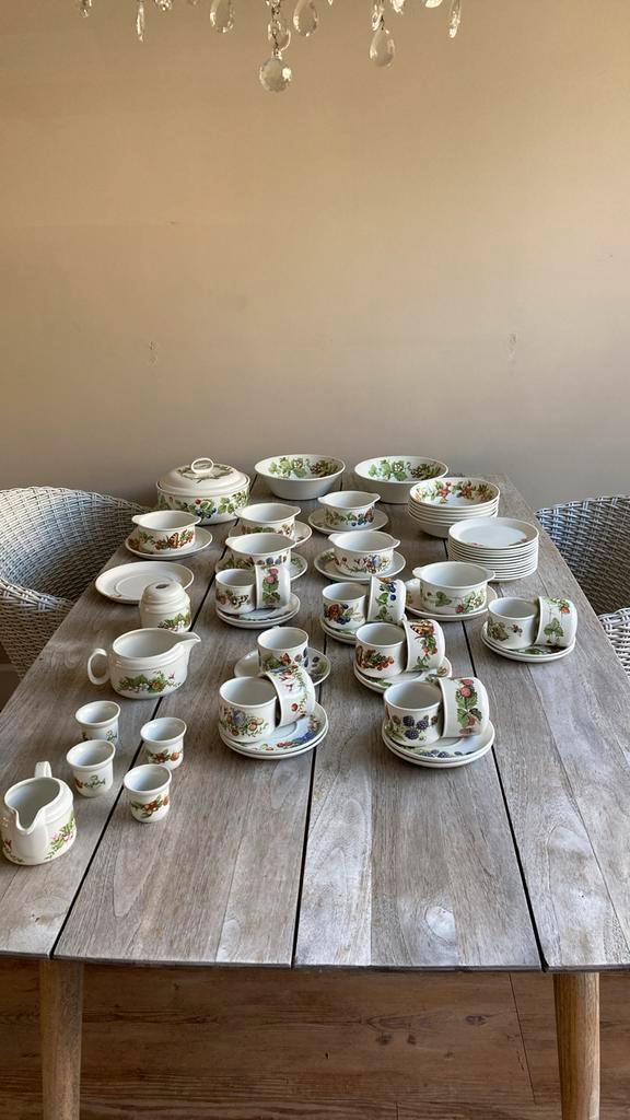 Marjolein Bastin serviesstukken., Huis en Inrichting, Keuken | Servies, Zo goed als nieuw, Bord(en), Overige stijlen, Porselein