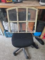 Oude Gevelraam / Ruit met Gebroken Glas, Doe-het-zelf en Verbouw, Glas en Ramen, Ophalen, Gevelraam of Ruit, Gebruikt, Minder dan 80 cm