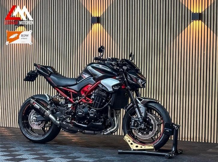 KAWASAKI Z900 PERFORMANCE - 2025 - Akrapovic - Vol optie, Motoren, Motoren | Kawasaki, Bedrijf, Naked bike, meer dan 35 kW, 4 cilinders
