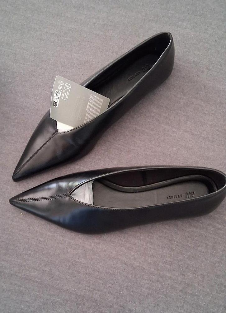 Zwarte H&M leren ballerina's maat 38 - Nieuw!, Kleding | Dames, Schoenen, Nieuw, Ballerina's, Zwart, Ophalen of Verzenden