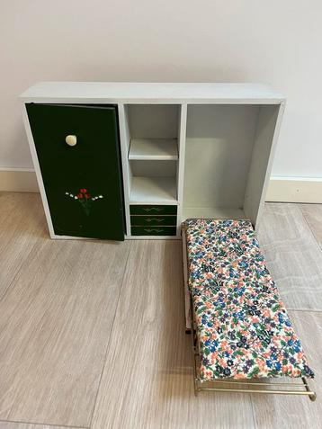 Vintage Barbie Kledingkast beschikbaar voor biedingen