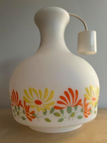 Vintage retro jaren 60 Franse opaline hanglamp flowerpower beschikbaar voor biedingen