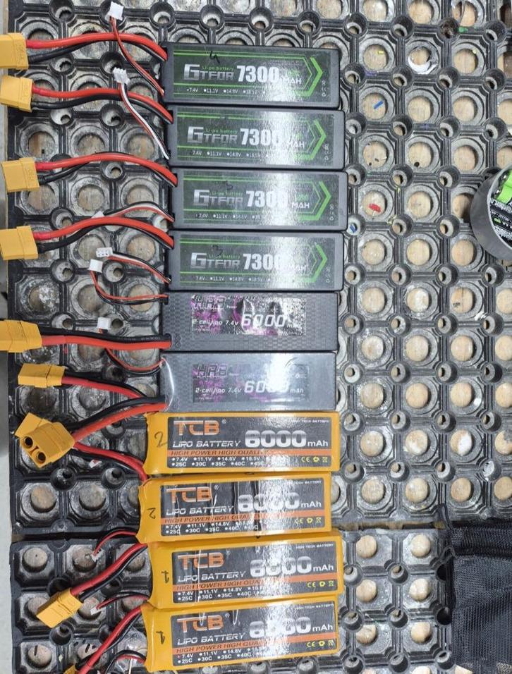 LiPo accu’s 2S 7,4 V – diverse merken – XT90, Hobby en Vrije tijd, Modelbouw | Boten en Schepen, Gebruikt, Groter dan 1:32, Overige merken