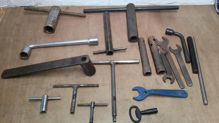 Sleutels binnen- buiten vierkant zeskant etc, Doe-het-zelf en Verbouw, Draaibanken, Gebruikt, Metaaldraaibank, Ophalen of Verzenden