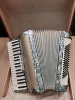 accordeon 2 stuks 120 en 80 bas, Muziek en Instrumenten, 80-bas, Toetsaccordeon, Zo goed als nieuw, Met riemen