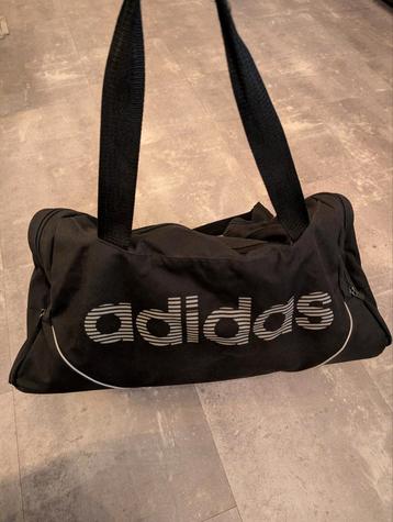 Adidas sporttas - zwart beschikbaar voor biedingen