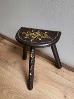 Oud donkerbruin krukje met bloemen beschilderd - driepoot, Ophalen of Verzenden, Gebruikt, Hout