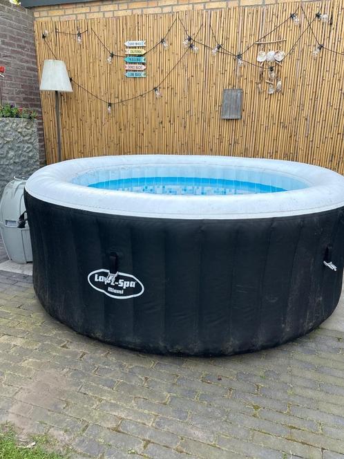 Jacuzzi pomp met opblaasbaar bad., Tuin en Terras, Jacuzzi's, Gebruikt, Pomp, Ophalen