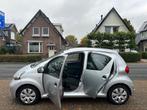 Toyota Aygo 1.0-12V 5 Deurs - NL-AUTO NAP!, Auto's, Voorwielaandrijving, Stof, Gebruikt, Zwart