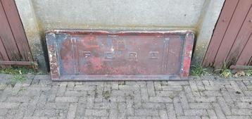 Te koop achterklep van een ford f100 uit 1953  beschikbaar voor biedingen