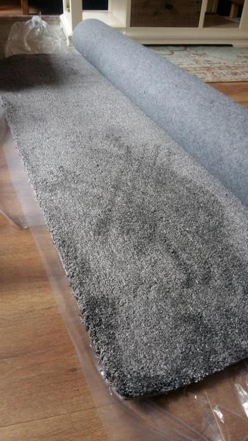 Zeer mooi nieuw zacht grijs vloerkleed 200x240 beschikbaar voor biedingen