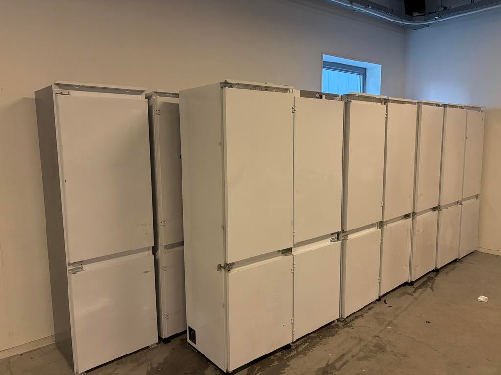 Te koop partij inbouw koel vries combi’s., Witgoed en Apparatuur, Koelkasten en IJskasten, Gebruikt, Info@atag.nl, 200 liter of meer