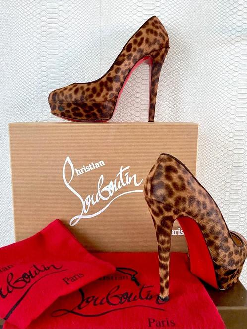 Leopard Pony Christian Louboutin pumps ~ authentic ~, Kleding | Dames, Schoenen, Gedragen, Pumps, Overige kleuren, Ophalen of Verzenden