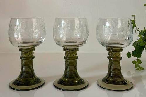 3 groene geëtste Roemers met braamnoppen, Antiek en Kunst, Antiek | Glas en Kristal, Ophalen of Verzenden