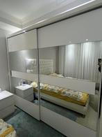 Ruime Istikbal kledingkast - 250breed!, Ophalen, Overige materialen, Gebruikt, 200 cm of meer