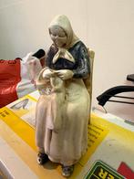 Oude Breiende Vrouw Beeldje, Ophalen of Verzenden