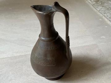 Antieke zware bronzen kan uit Karinthe fraai bewerkt  beschikbaar voor biedingen