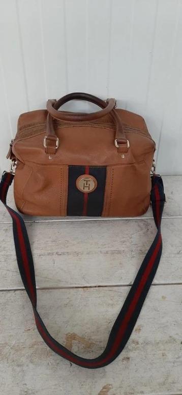  	 Vintage Tommy Hilfiger damestas beschikbaar voor biedingen