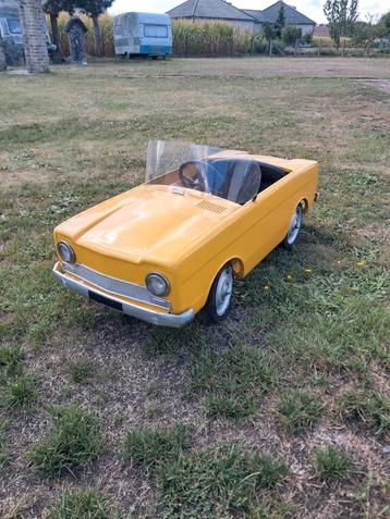 Antieke Trapauto Simca 1000  beschikbaar voor biedingen