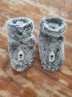 Donkergrijze slofjes beer Hema 9-18 maanden, Kinderen en Baby's, Babykleding | Schoentjes en Sokjes, Slofjes, Jongetje of Meisje