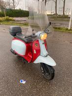 Leuk retro scootertje, Fietsen en Brommers, Snorfietsen en Snorscooters, Ophalen of Verzenden, Zo goed als nieuw, Benzine, Overige merken