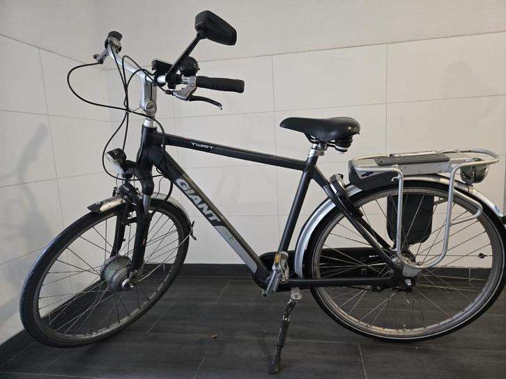 Electric Bike GIANT, Fietsen en Brommers, Elektrische fietsen, Gebruikt, Giant, 55 tot 59 cm, 30 tot 50 km per accu, Ophalen