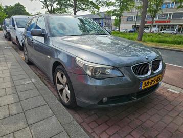 BMW 5-Serie 3.0 XI 530 Touring AUT 2005 Grijs beschikbaar voor biedingen
