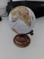 Kleine houten wereldbol, Ophalen of Verzenden, Zo goed als nieuw