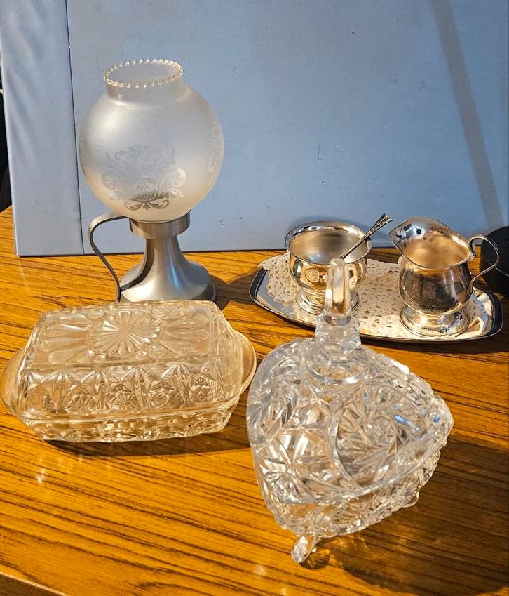 Tinnen suiker/melk set, windlicht & kristallen schaaltjes, Antiek en Kunst, Antiek | Goud en Zilver, Ophalen of Verzenden