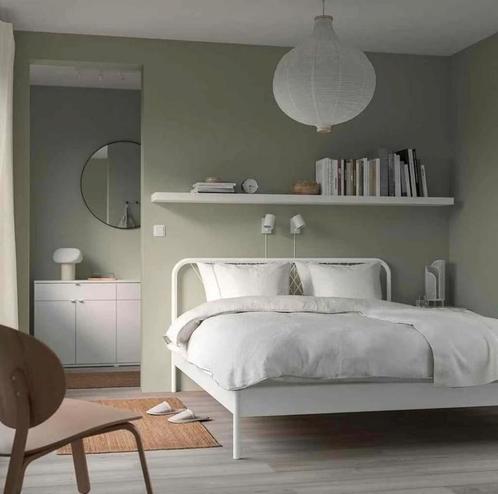 Compleet Ikea ijzer bed, lattenbodems, goede matras 140x200, Huis en Inrichting, Slaapkamer | Matrassen en Bedbodems, Zo goed als nieuw