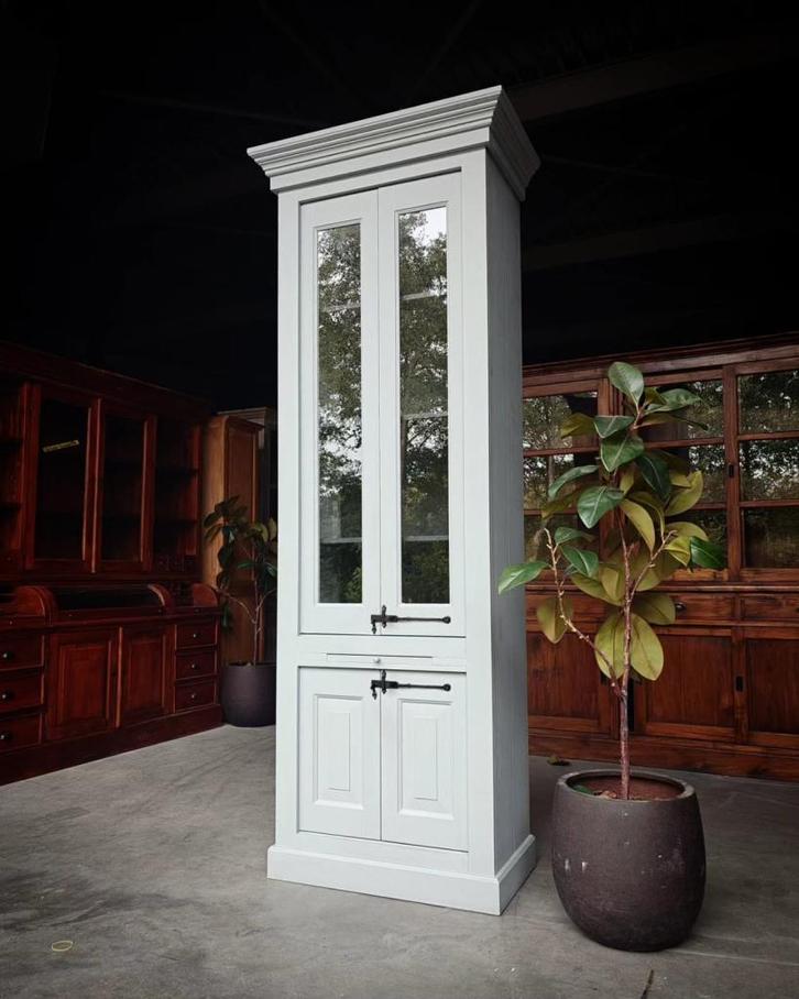 Hoge grijze Buffetkast | Servieskast | Vitrinekast | #2321, Huis en Inrichting, Kasten | Buffetkasten, Gebruikt, 200 cm of meer