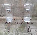 2 brocante hoge glazen windlicht smeedijzer onderstel hanger, Ophalen, Nieuw, Overige materialen, 50 tot 75 cm