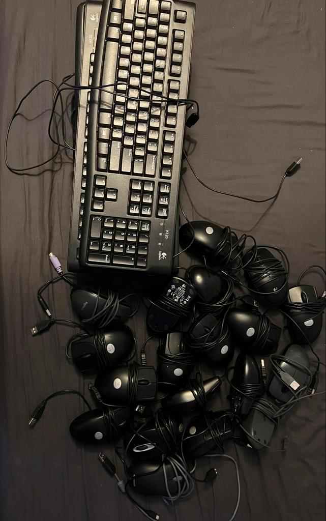 Partij Toetsenborden & Muizen - Logitech/Microsoft, Computers en Software, Toetsenborden, Gebruikt, Qwerty, Bedraad, Toetsenbord en muis-set