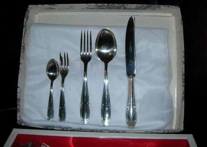 Prachtige antieke bestekcassette 30 delig  verzilverd., Antiek en Kunst, Antiek | Bestek, Ophalen of Verzenden