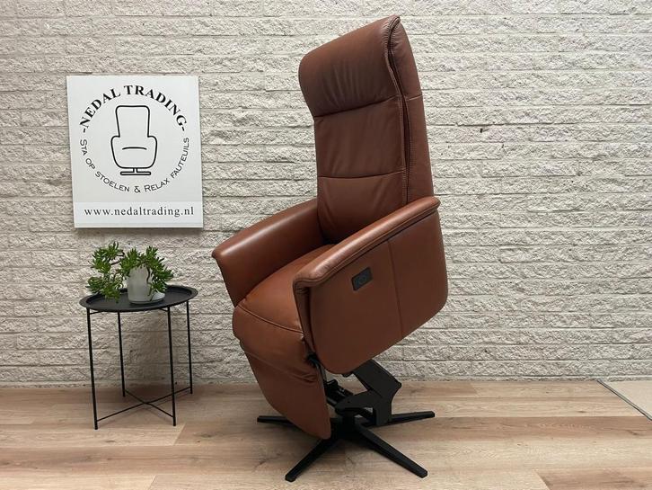 Luxe Prominent S-100 L sta op stoel relax fauteuil ACCU, Huis en Inrichting, Fauteuils, Zo goed als nieuw, Leer, 50 tot 75 cm
