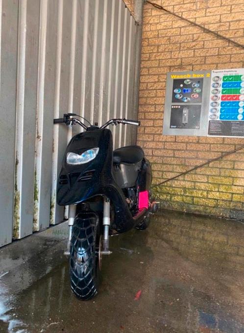 typhoon 70cc, Fietsen en Brommers, Scooters | Piaggio, Zo goed als nieuw, Overige modellen, Tweetakt, Ophalen