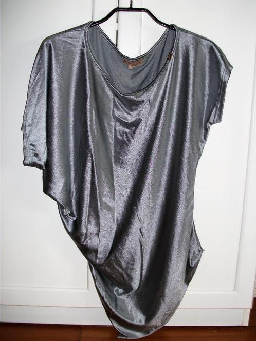 Josh V a-symetrische zilveren top, maat XS, Kleding | Dames, Tops, Gedragen, Maat 34 (XS) of kleiner, Grijs, Korte mouw, Ophalen of Verzenden