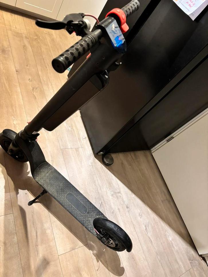E-scooter x8, Fietsen en Brommers, Steps, Gebruikt, Elektrische step (E-scooter), Ophalen