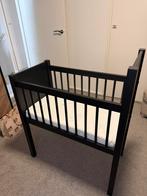 Kidsmill wieg noa zwart met puck tencel matras, Ophalen, Zo goed als nieuw, Wieg
