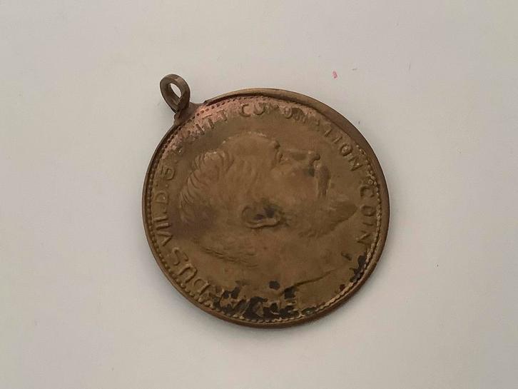 Kettinghanger medallion Edward Vll coronation coin 1911, Sieraden, Tassen en Uiterlijk, Kettinghangers, Gebruikt, Overige materialen