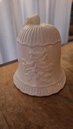 Kerstklok aardewerk met klepel., Ophalen